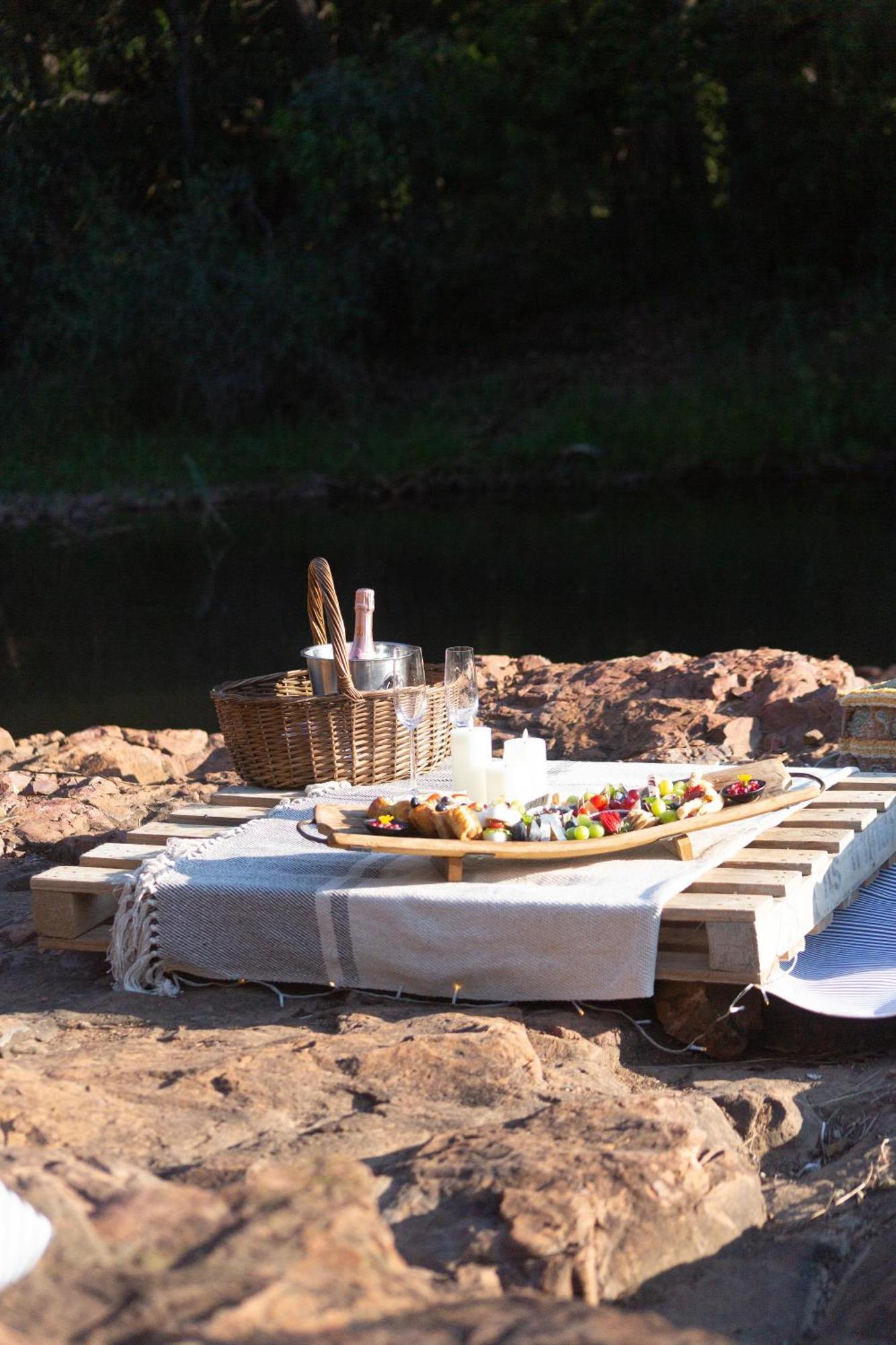 Mologa River Lodge Rust de Winter Esterno foto